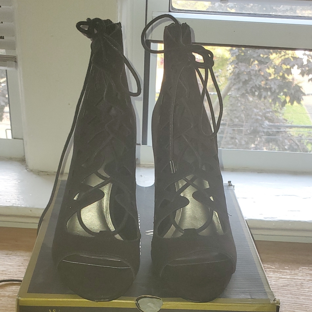 Shoe